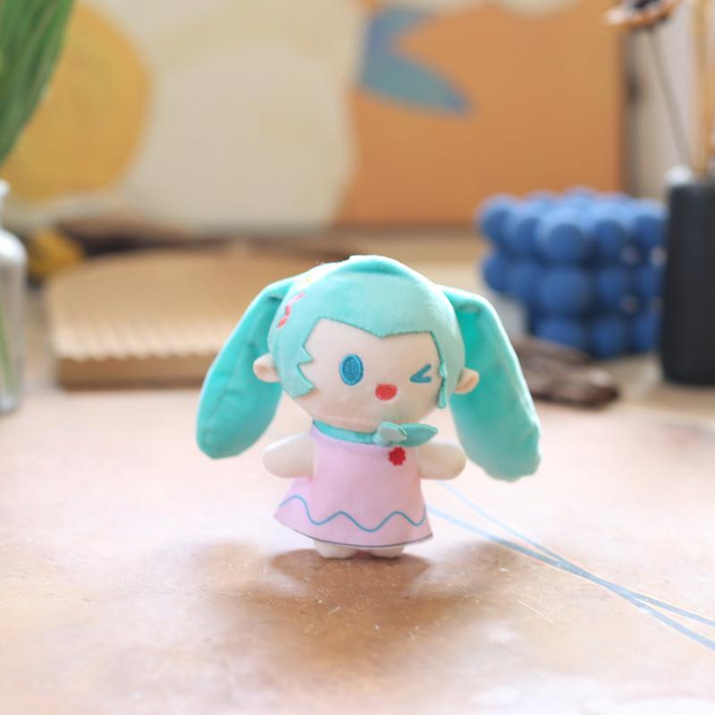 

Симпатична мила лялька Хацуне Міку Кулон Плюшева іграшка Лялька Мультфільм Сумка Висячий Орнамент Брелок Лялька 13 cm.
