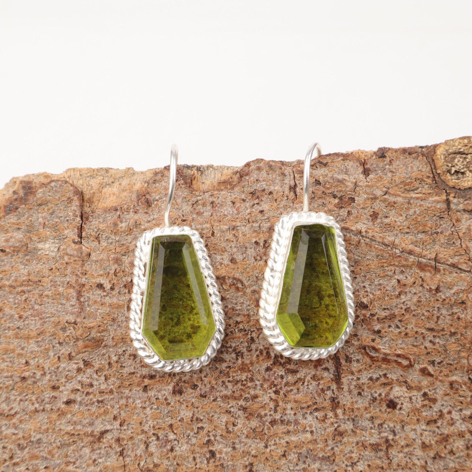 

Перидот Камень Стерлинговое Серебро Ручная Работа Крючок Подвеска Лучший Подарок для Сестер Серьги EE-137-7