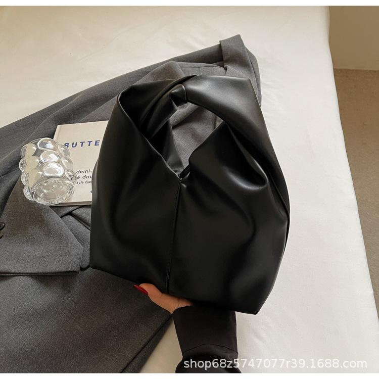 Lazy wind casual cloud bag commuter style women's bag 2025 spring and summer new trend personality simple handbag bag for women