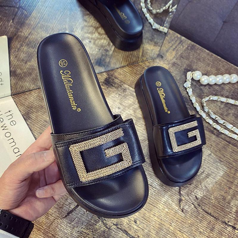 Leather Cool Slippers Women Wear 2025 New Summer Fashion Internet Celebrity Women Thick Bottom Sponge Beach Ins Tide