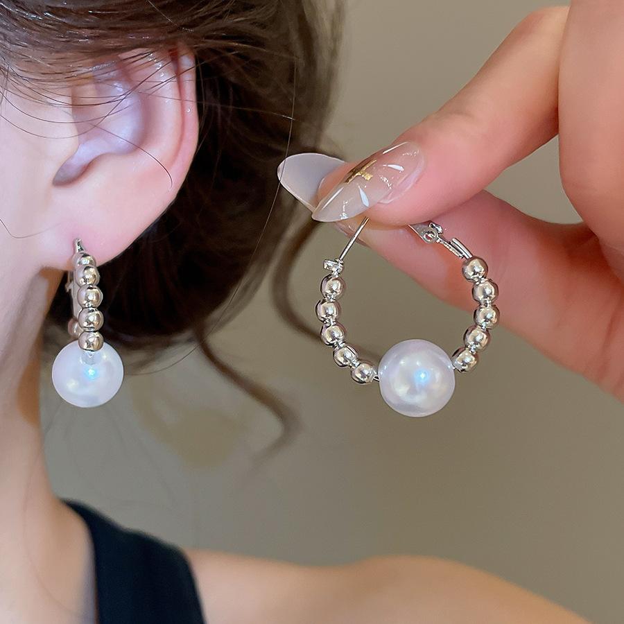 

Fashion Round Irregular Hoop Earrings Women Pearl Bow Exaggerated Earrings Buckle Elegant Banquet Daily Wear Jewelry Accessories
