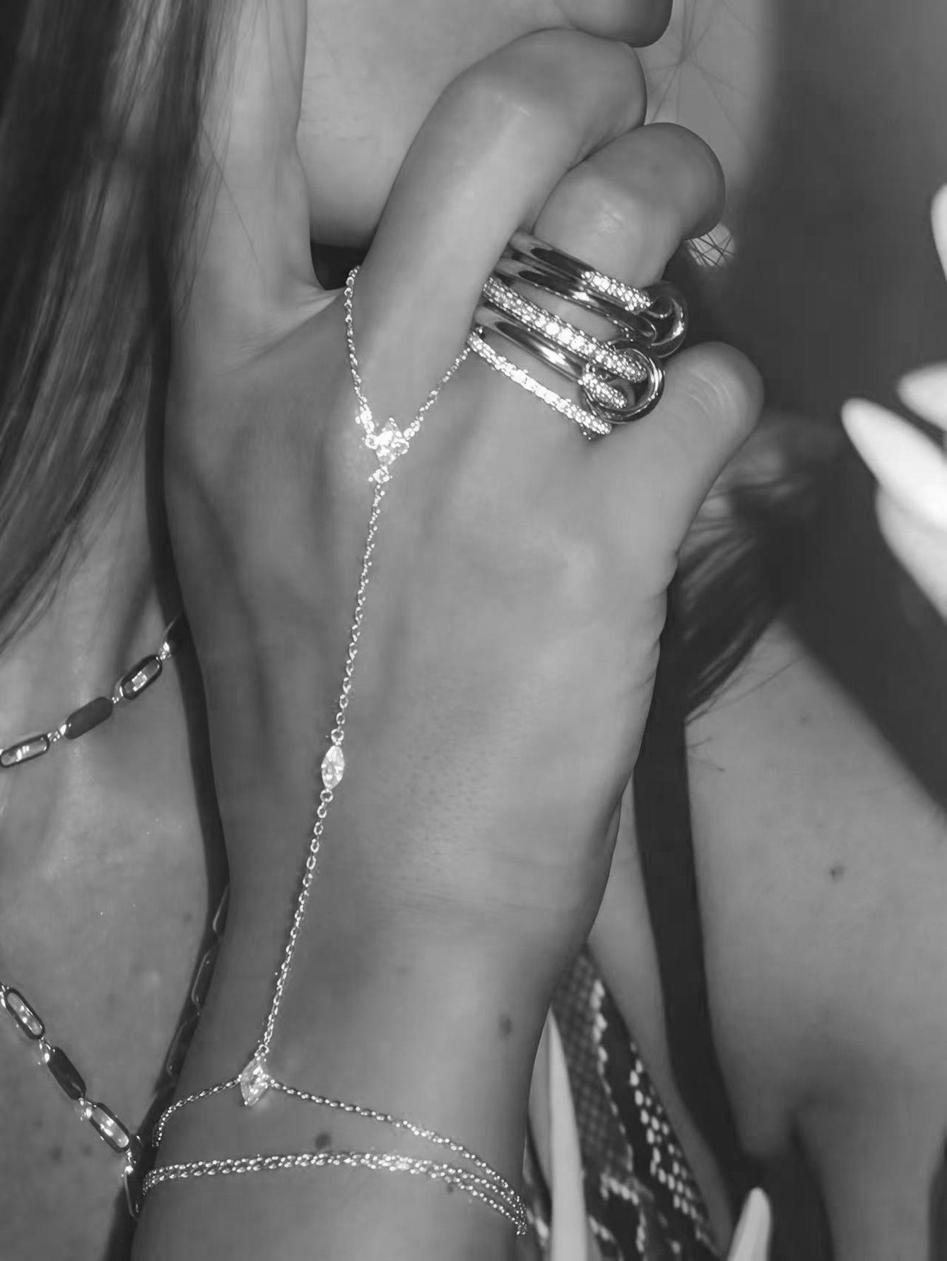 2Pcs Ultra-Thin Chain Finger Bracelet for Ladies Multiple Layers Daily Commuting Leisure Jewelry Accessory