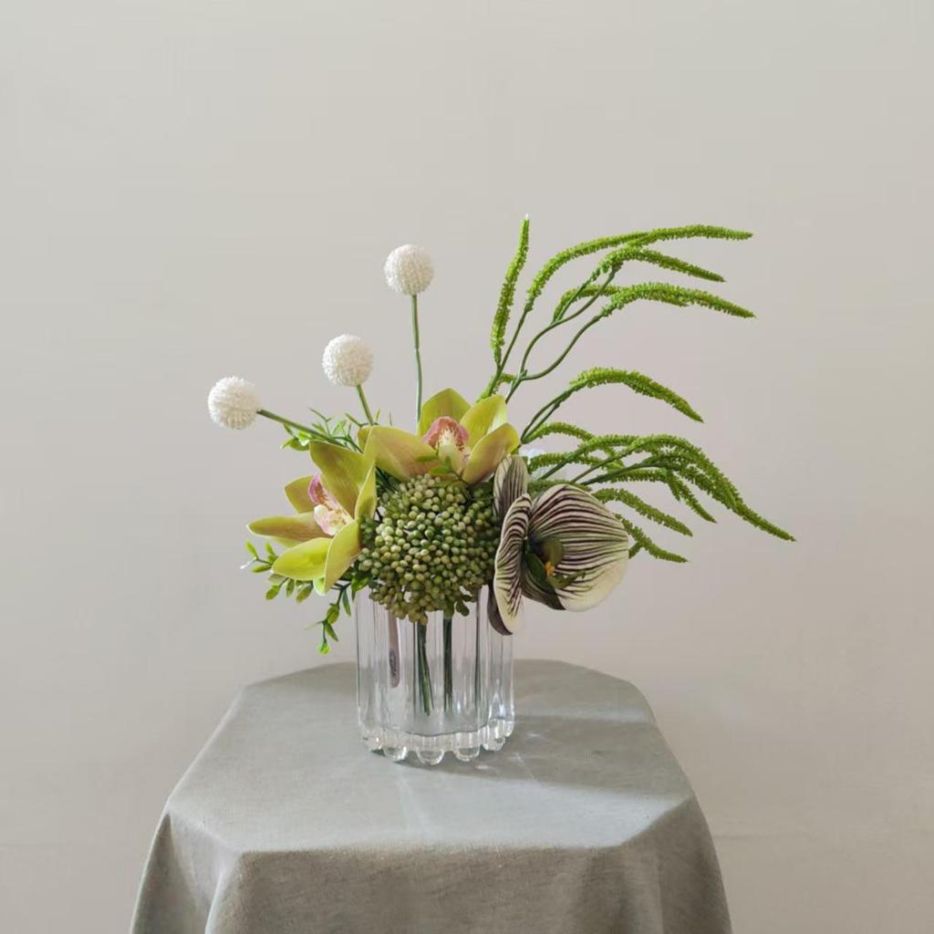 Modern Silk Flower Bouquet: Ingenious Design for Home Decor, Weddings, and Photography