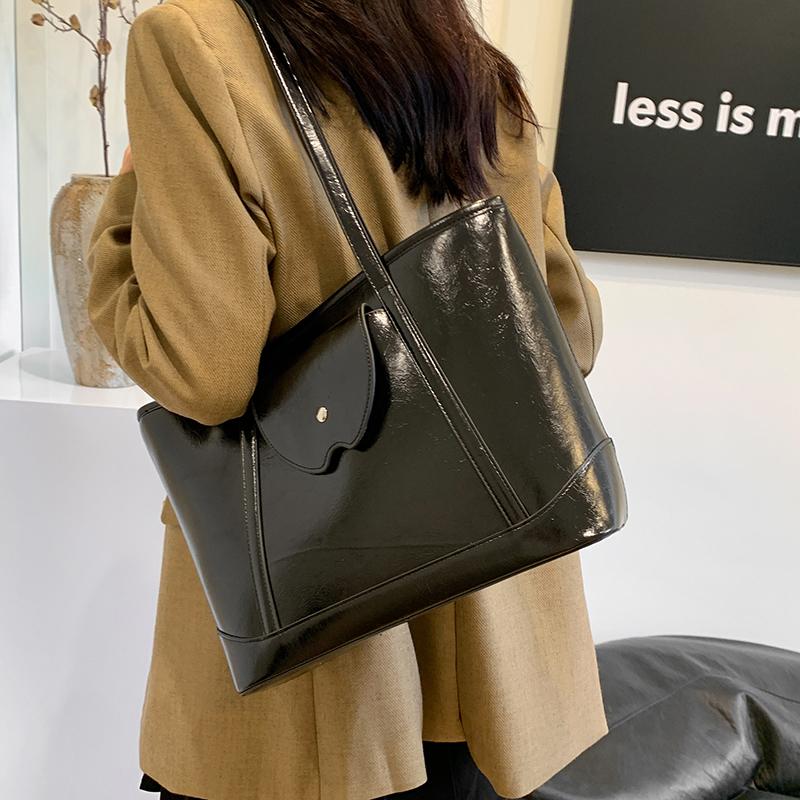 High-capacity feminine tote bag with advanced feel new PU stitching line pattern versatile simplicity single shoulder bag