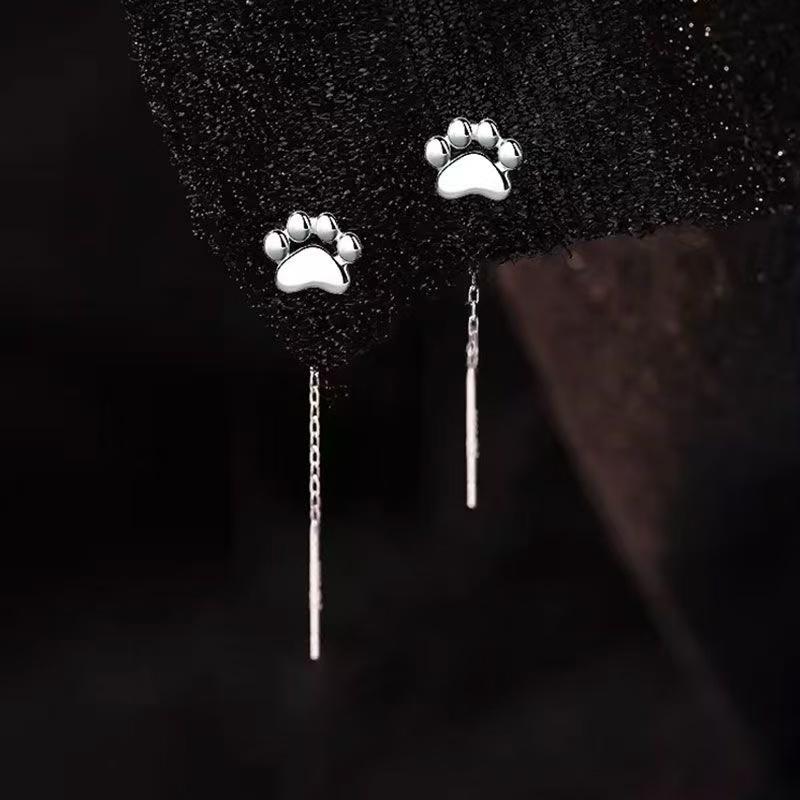 

Серьги из серебра S925 с милым отпечатком лапы питомца, подходят для повседневного ношения или в качестве небольшого подарка на праздники. United States