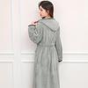 Vestaglia da Donna con Cappuccio in Pile Corallo - Spessa, Assorbente e Accogliente, Pigiama per Autunno e Inverno.
