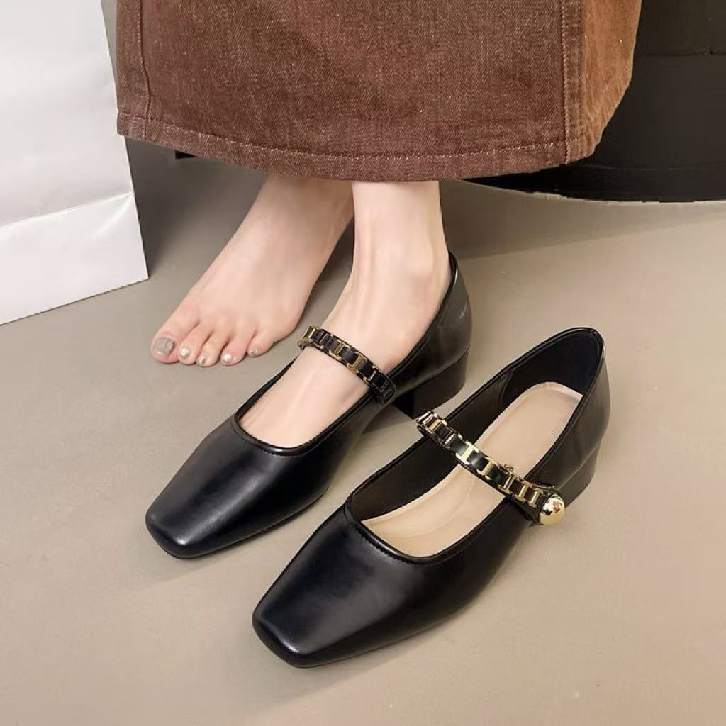 Medium heel retro one-word chain shallow mouth leather shoes 2025 new spring and summer square head versatile Mary Jane single shoes women