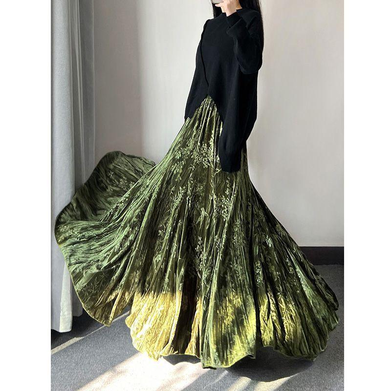 Black Gold-Printed Velvet Retro Chinese Fishtail Skirt for Women - Autumn/Winter Collection