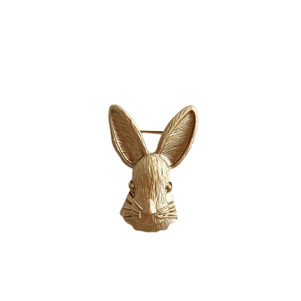 Vintage Matte Gold Rabbit Brooch Big Ears Three-dimensional Rabbit Pin Women's Cardigan Sweater Shawl Buckle Corsage Accessories