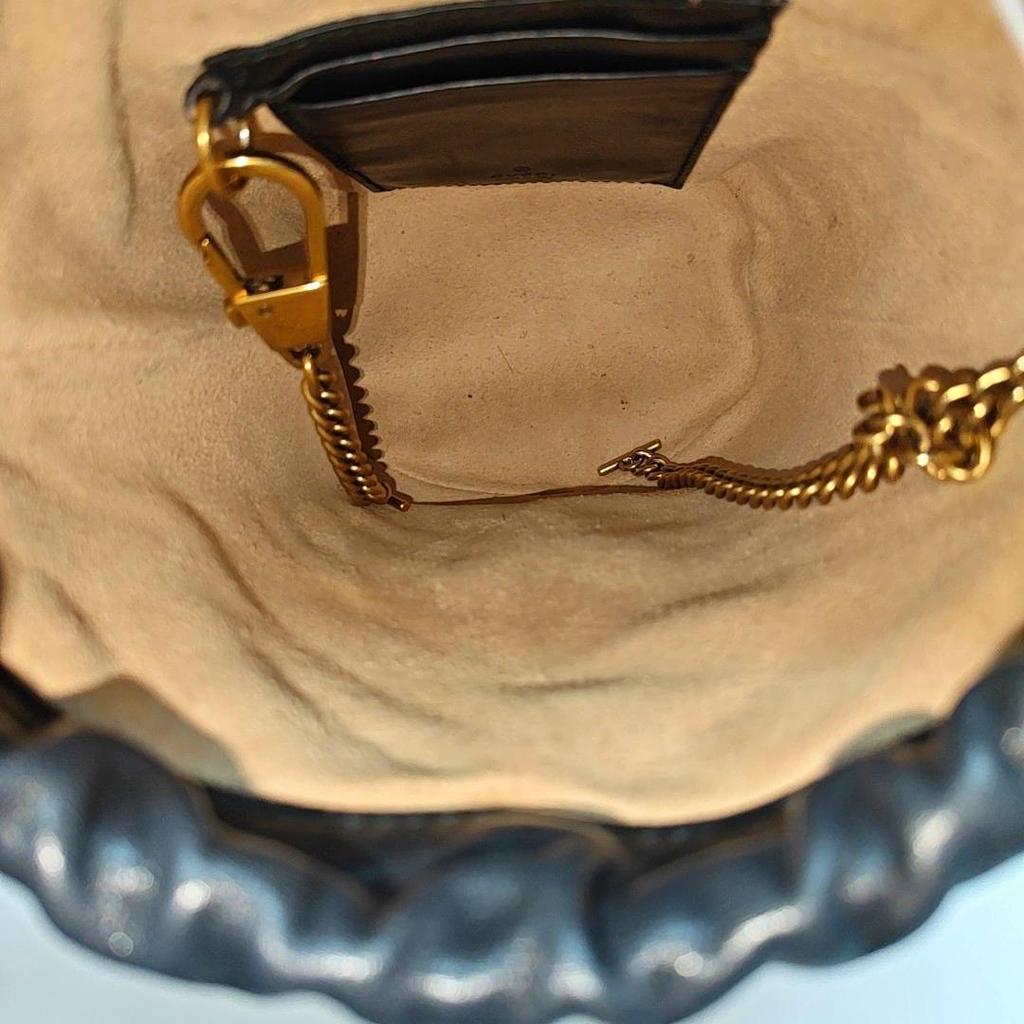 [Usato] Borsa a secchiello mini Gucci GG Marmont 'Nero' - Ottime condizioni #1MDESLU