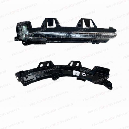Side Mirror Cover Lens Turn Signal for Volvo V60  - 2024 Frame Lower Lamp