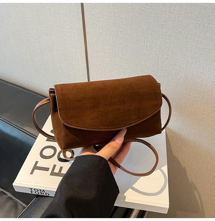 Suede retro small bag women's 2025 new casual niche design shoulder messenger bag commuter small square bag tide
