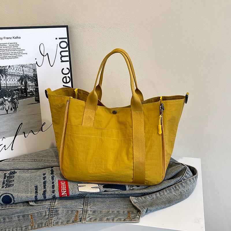 

Нейлоновая весенне-летняя сумка 2025 новая сумочка универсальная на плечо, сумка-мессенджер, большая вместительная сумка-тоут жёлтый