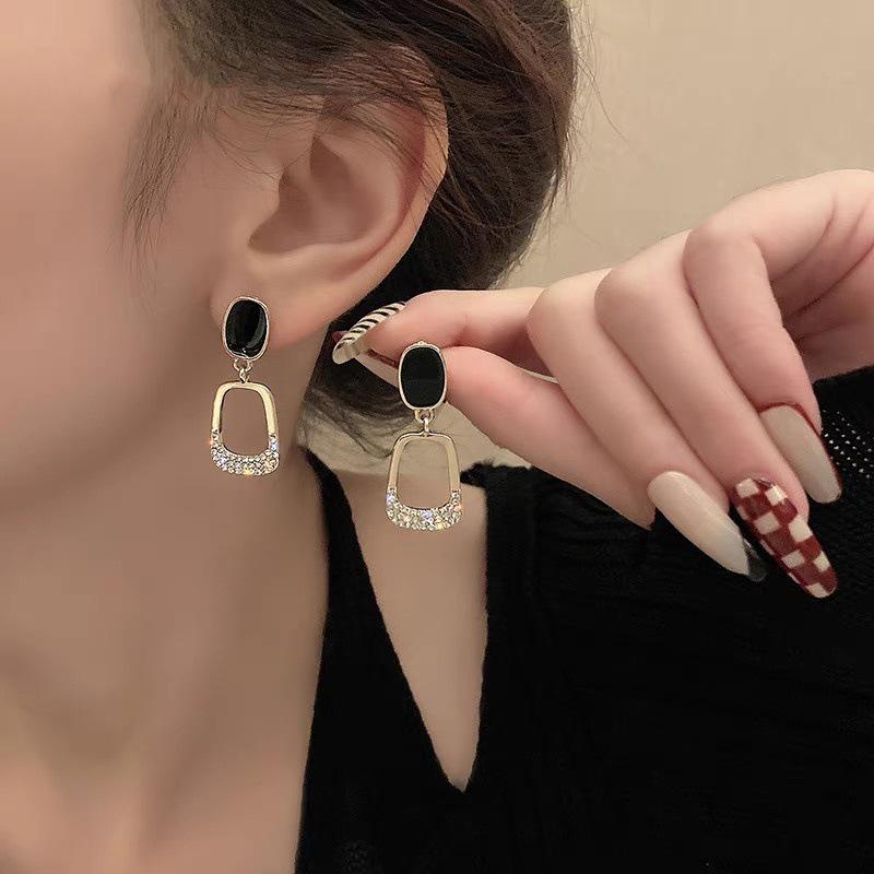 S925 Silver Geometric Rhombus Crystal Stud Earrings – High-End, Internet Celebrity Inspired Design
