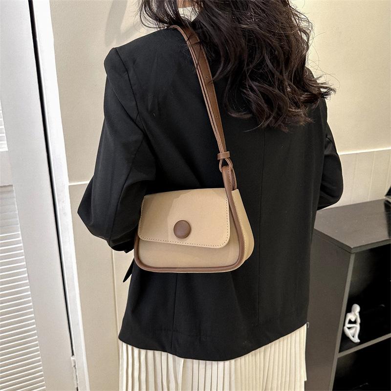 2025 Spring New Contrasting Color Mini Oblique Span Shoulder Small Bag Fashionable Foreign Style Cute Mouth Red Envelope