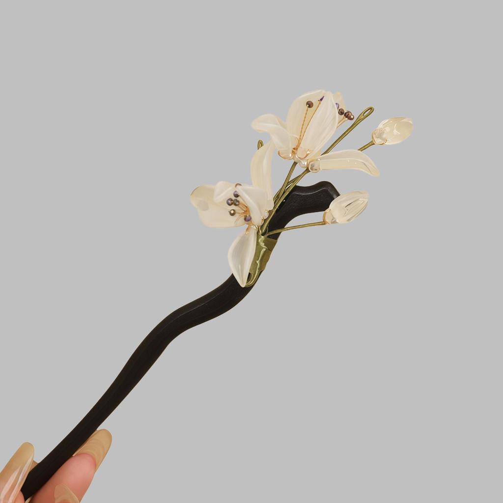 Hanfu Headdress: Retro Chinese Tassel Hairpin with Cheongsam Style