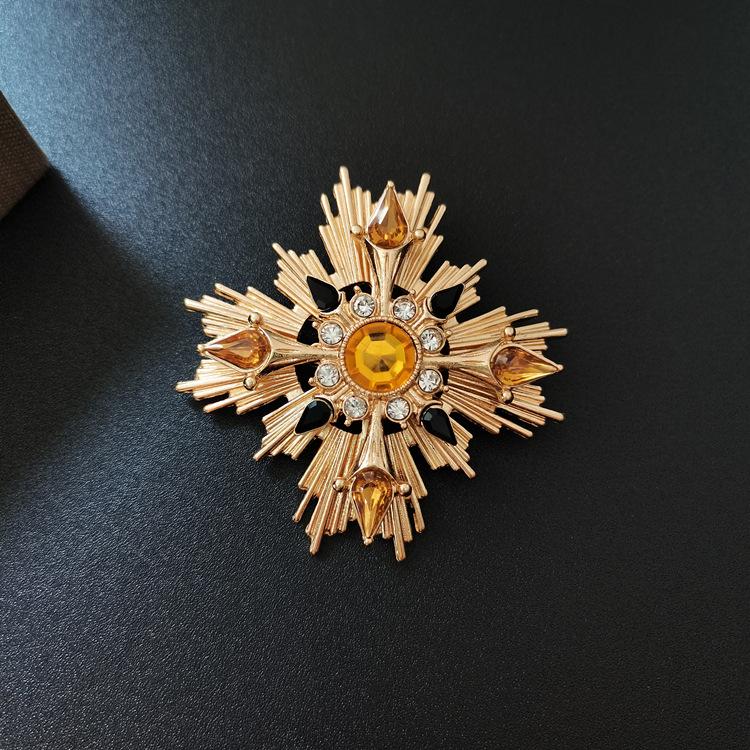 Vintage Western Rhinestone Starburst Brooch Pin