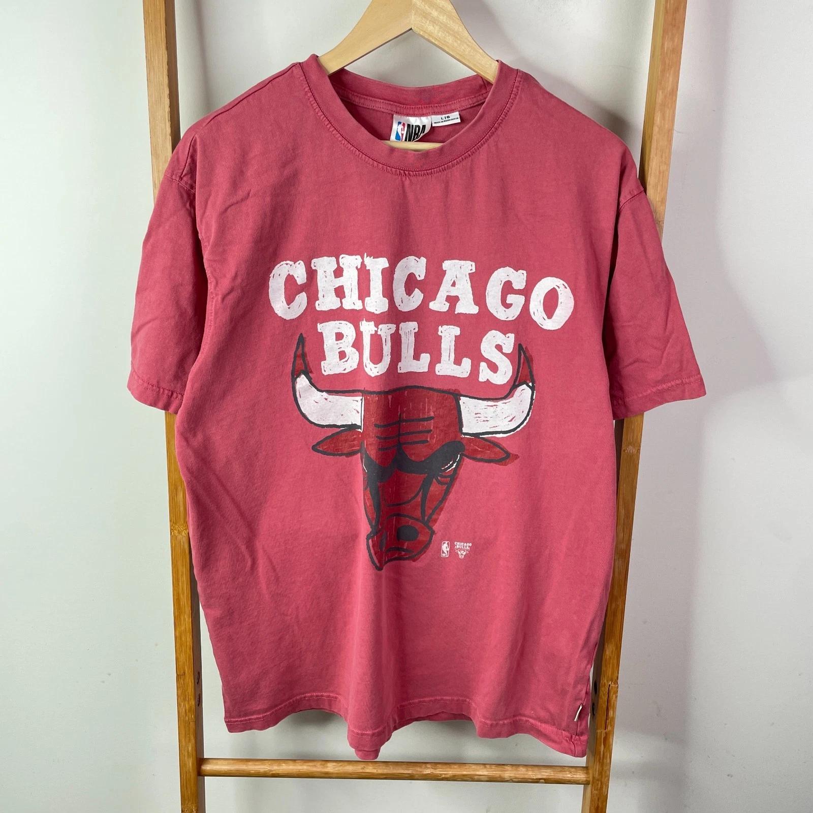NBA Shirt Mens Large Red Chicago Bulls Graphic Print Short Sleeve Basketball M