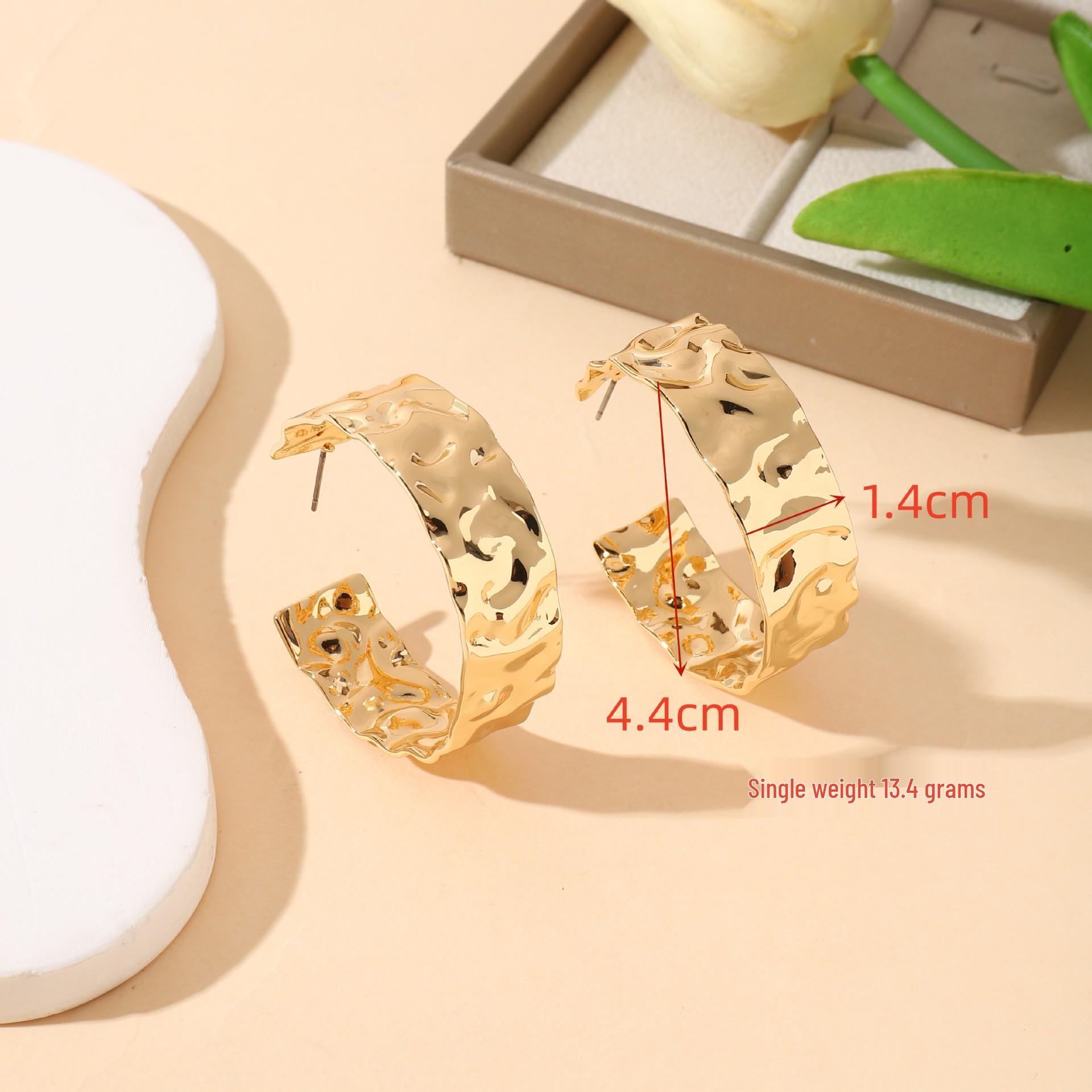 European Geometric Hammered Metal C-shaped Earrings – Exaggerated Irregular Design