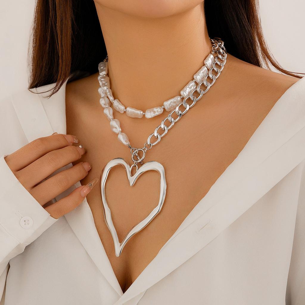 Women's Fashion Big Heart Pendant Necklace Exaggerated Unique Baroque Pearl Chain Love Heart Pendant Double-layer Necklaces