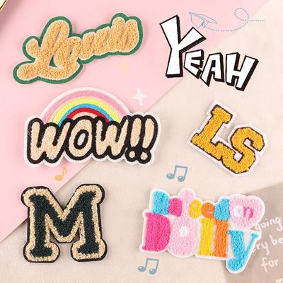 Vyšívací štítek s anglickým písmenem nášivka na ručník vyšívací odznak látkový štítek oděvní doplňky DIY ručně šité vyšívací látkové samolepky