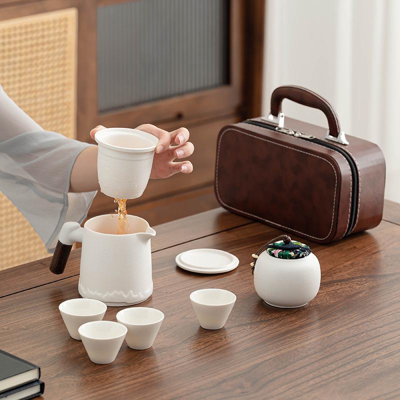 Coarse pottery travel tea set, mountain language small set, household simple teapot, kung fu portable bag, teacup outdoor