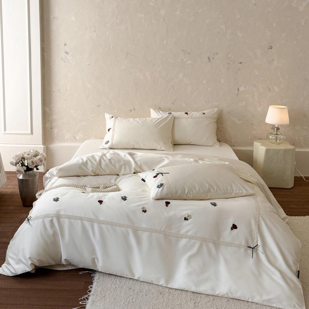 Spring/Summer Pure Cotton Long-Staple Four-Piece Bedding Set with Towel Embroidery - Soft, Skin-Friendly, Solid Colors
