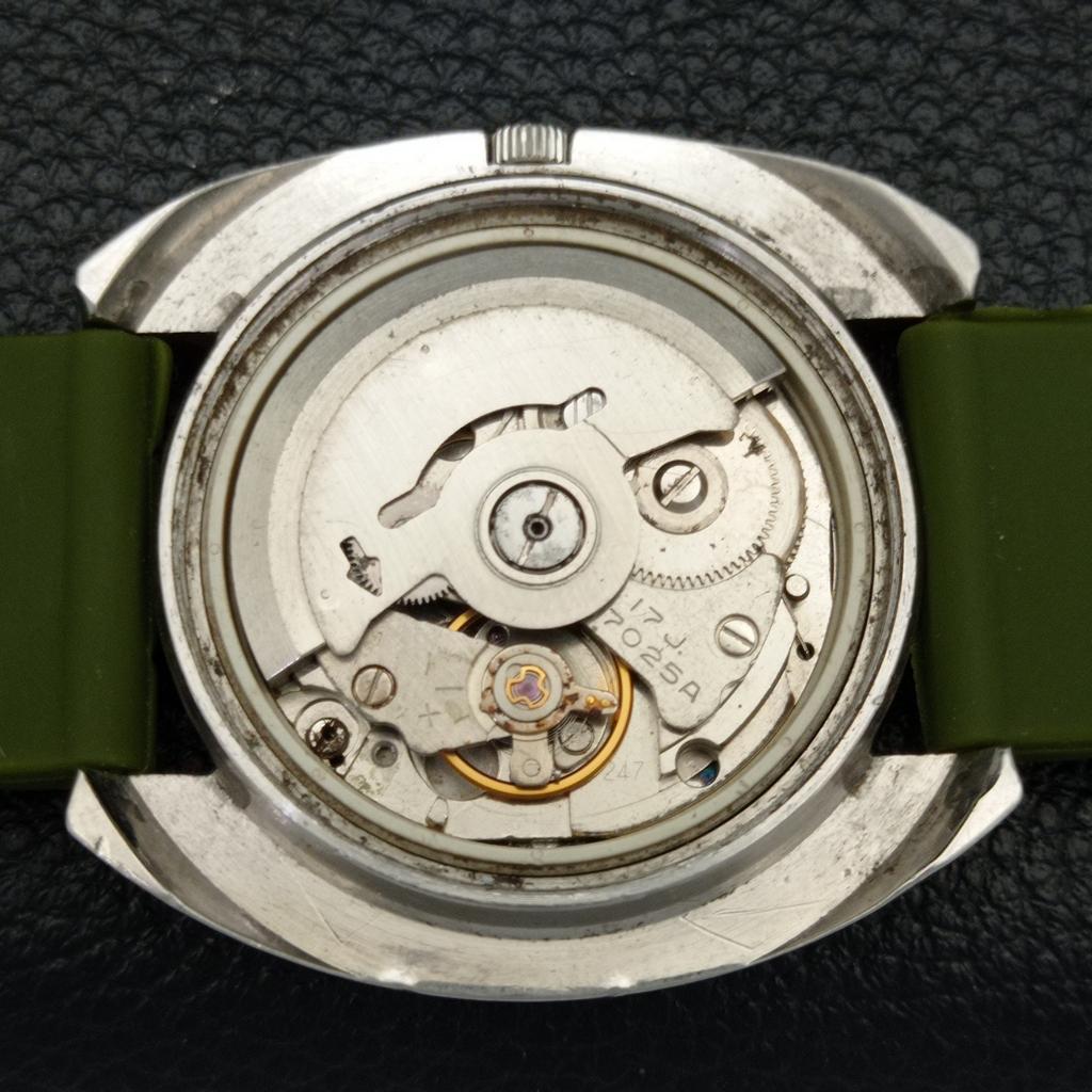 USED VINTAGE SEIKO 5 AUTOMATIC 7025A JAPAN MENS GREEN COLOR DIAL WATCH A433606-2