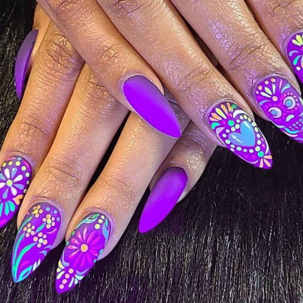 Frosted Almond-Shaped Purple Flower Wearable Nail Tips - European & American Style