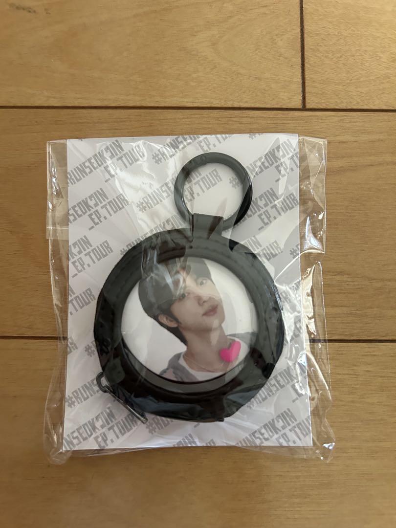 

[USED] BTS JIN Tin Badge & Tin Badge Case