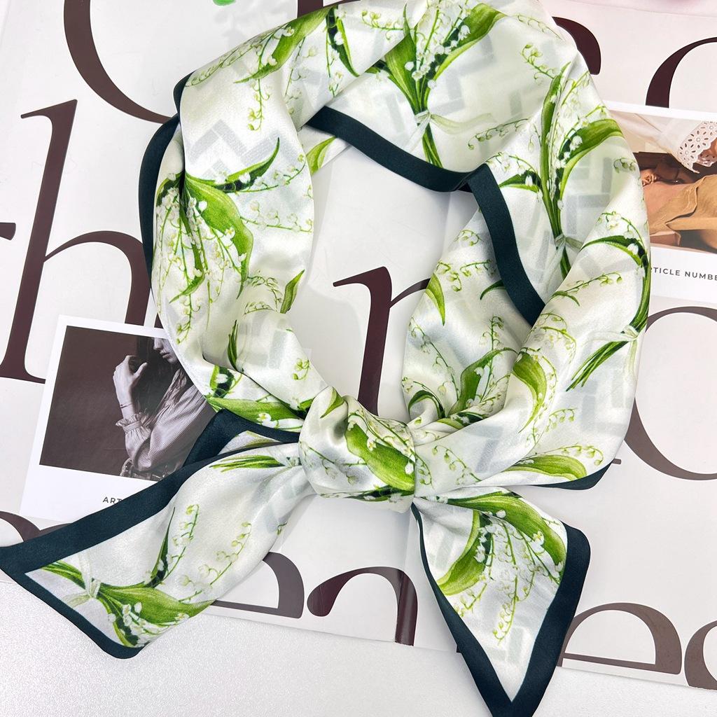 Fresh Green, Narrow Strip, Silk Mulberry Silk Silk Scarf, Women'S Streamer Scarf, Suit, Thin Shirt.