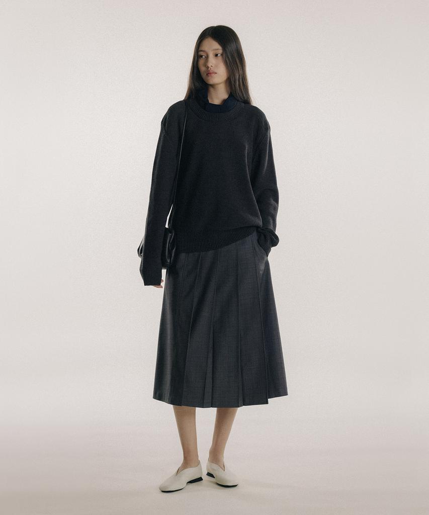 Beullaengkeulumumeon Crispy Crewneck Knit_Charcoal