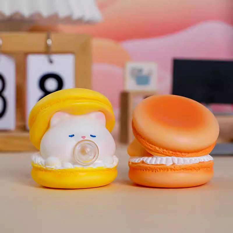 Macaron Squeeze Toy - Cute Cartoon Desktop Ornament & Bubble Gift for Children 