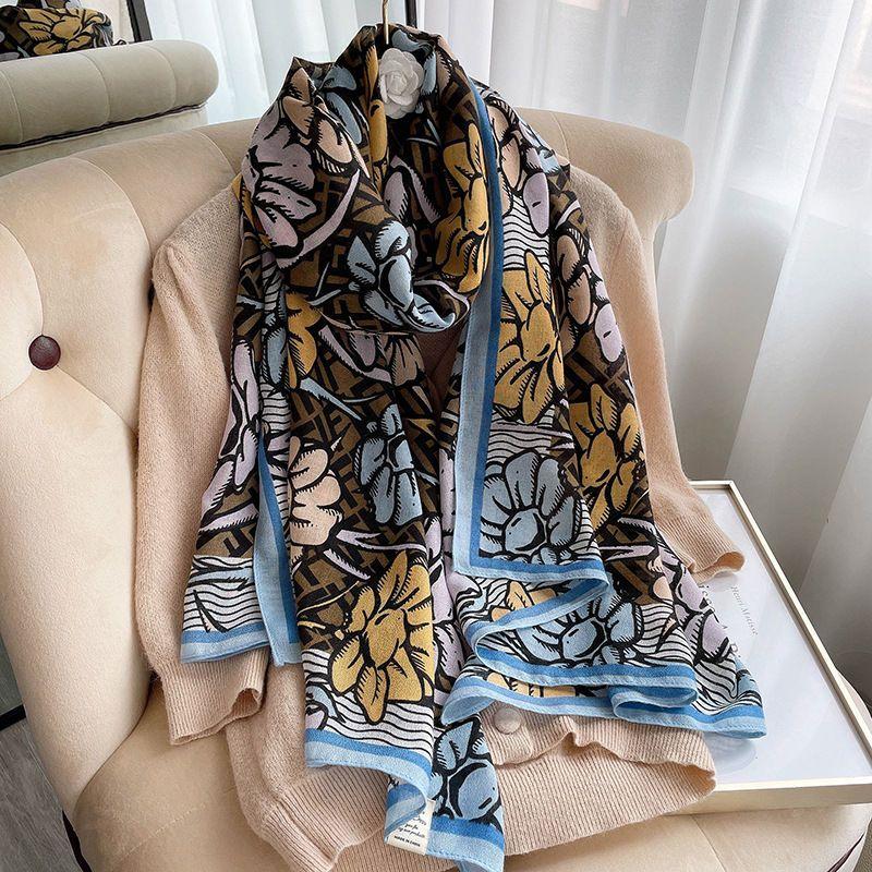 Luxury Brand Autumn and Winter Women New Style Fashion Color Matching Print Silk Scarf Lady Popular Headcloth Beach Shawl