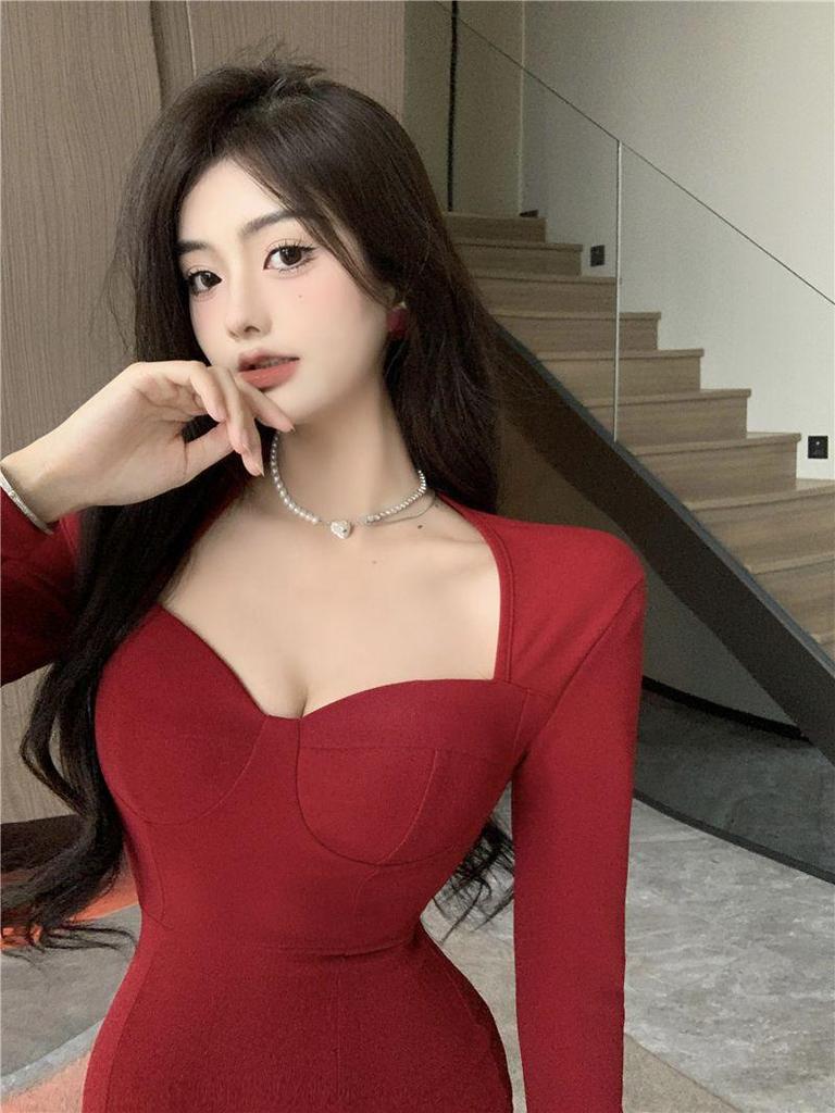 Bodycon Waist-Cinching Little Black Dress - Women's Autumn/Winter Sexy Square Neck Short Skirt