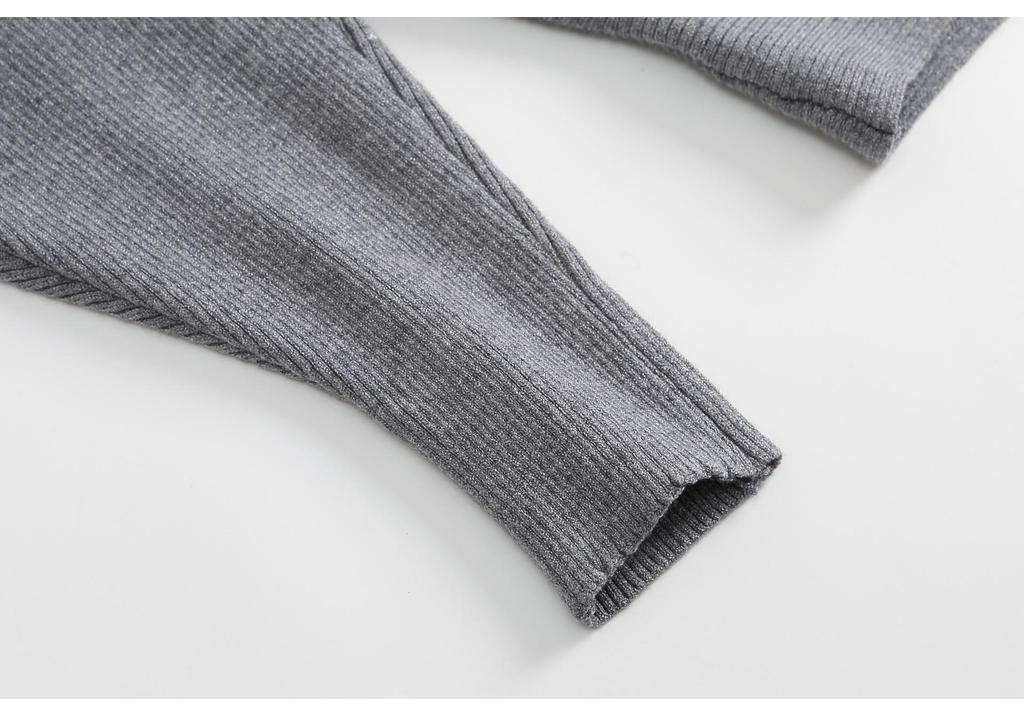 2023 Fall/Winter Women's Plus Size Ribbed Batwing Sweater - One-Shoulder Loose Striped Top