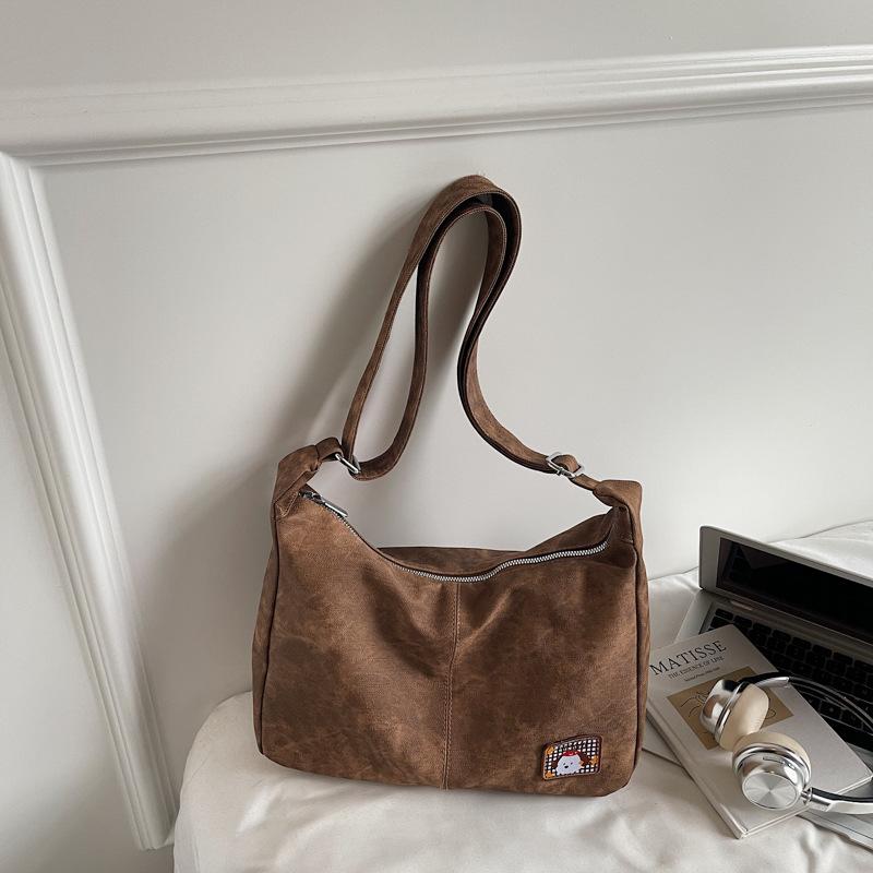 

Large-capacity commuter bag women s 2025 autumn new casual niche shoulder bag high-value fashionable underarm bag