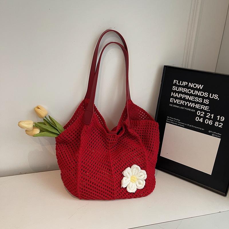 

Large capacity woven hollow bag women s new summer seaside vacation shoulder bag commuter tote bag красный