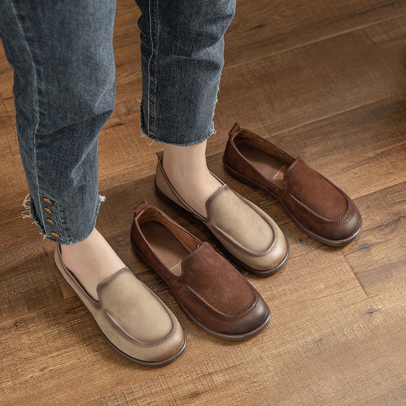 Newly-released Vintage Single Shoes for Women with Low Heel and Made of Leather.