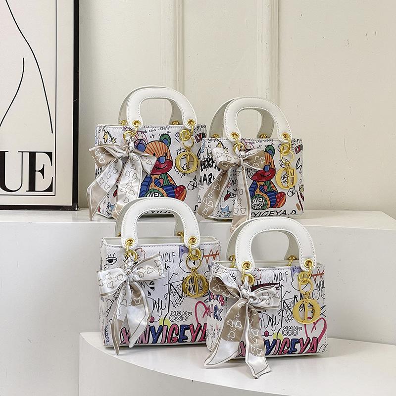 Bærbar vertikal graffiti Princess Diana-veske for kvinner 2025 ny crossbody-graffiti med én skulder Princess Diana dameveske