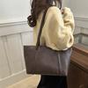 Large Capacity Woven Bag Women's 2025 New Early Autumn Retro Versatile Shoulder Underarm Bag Korean Version Portable Tote Bag
