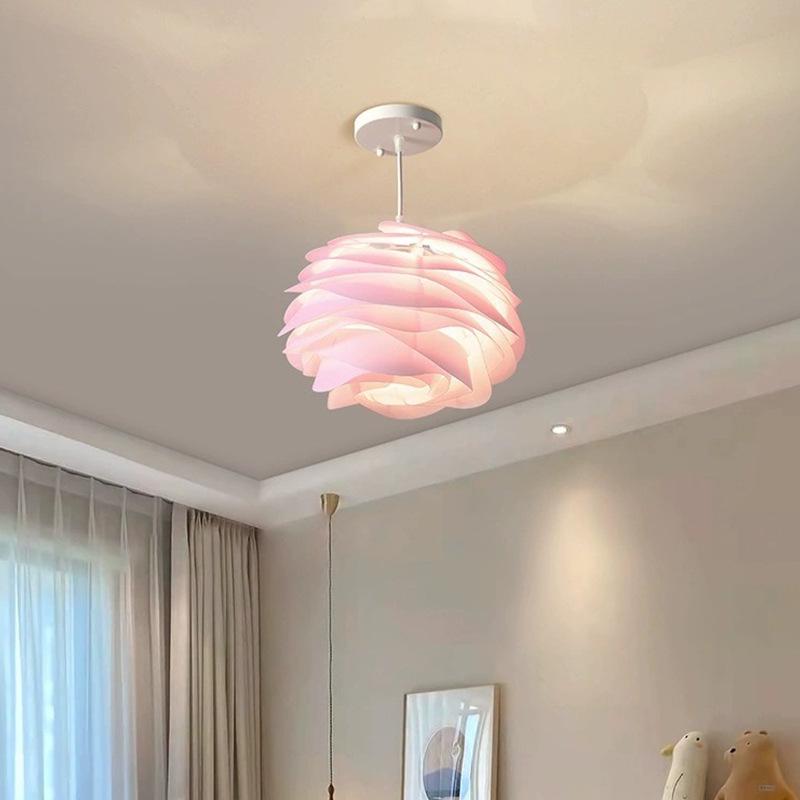 Nordic Rose Flower Petal Pendant Light – Warm and Romantic Lighting for Bedroom or Restaurant