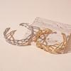 Elegant Metallic Geometric Twist Open Bracelet for Women