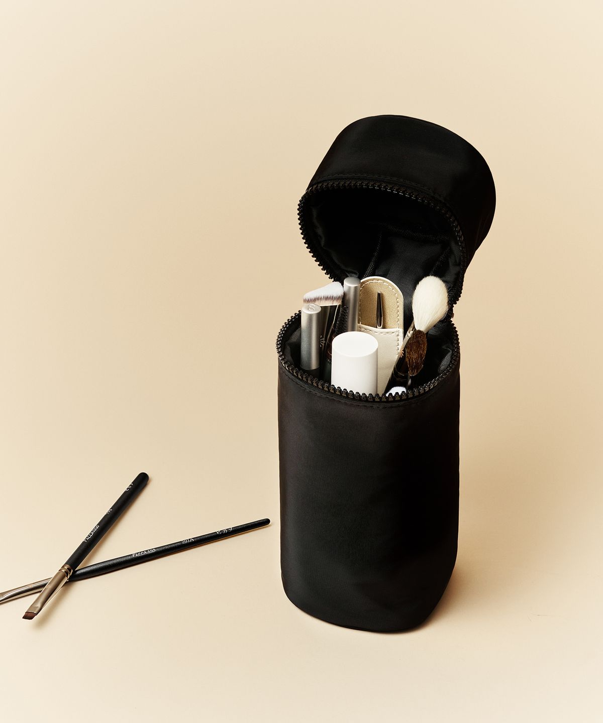 Slim Stand Carry Pouch