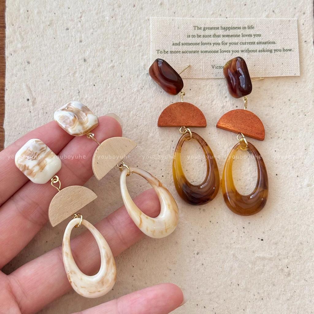 Maillard Retro Kaffee Geometrische Anhängerohrringe Damen Leichter Luxus Steckerohrringe Herbst und Winter Ohrschmuck