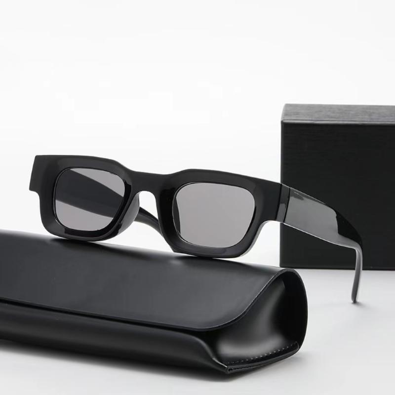 

New Small Square Polarized Sunglasses Women Fashion Brand Rectangle Sun Glasses Men Vintage Punk Eyewear UV400 Oculos De Sol A pair of glasses чорний