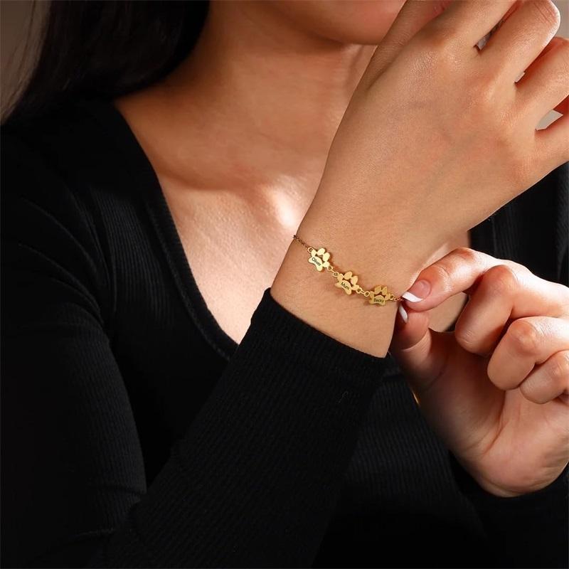 Personalisierte Haustierpfote 1-5 Namen Armband Verstellbares Namensarmband Hund Katze Pfote Armband Gedenkschmuck Geschenk für Tierliebhaber