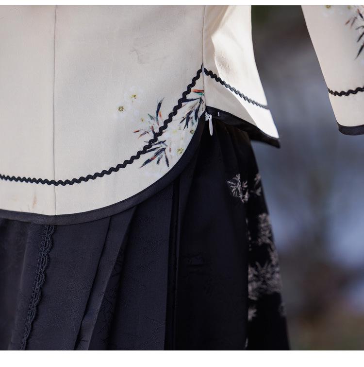 Women's Slim Fit Hanfu Style Tea Suit Set with Frog Button & Hand-Painted Print