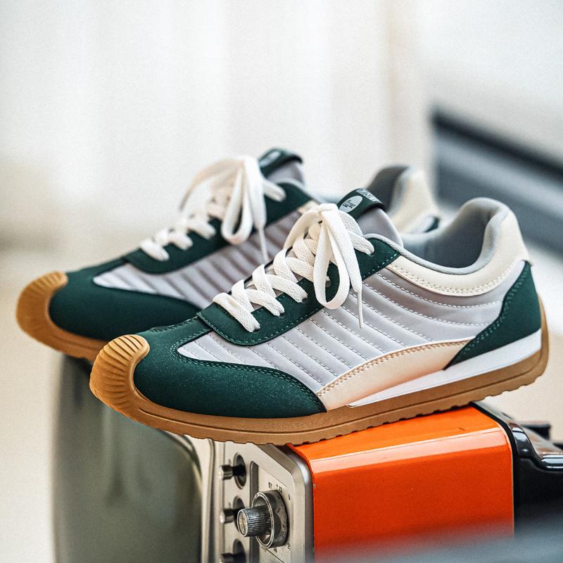 New Men's Fashion Casual Shoes Boys Students Trending Soft Sole Comfortable Sneakers Male Classic Breathable Gym Shoes