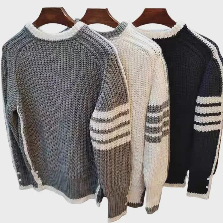 Trendig Rundhalsad Stickad Tröja för Herrar med Fyra Ränder - Avslappnad & Mångsidig, Perfekt för Höst/Vinter.